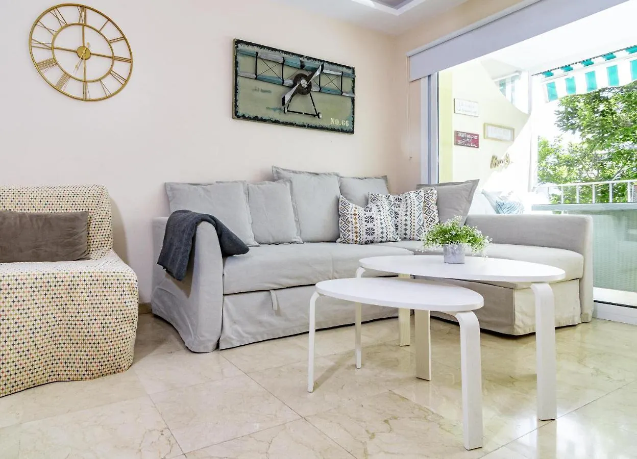 Con- Well Connected Apartment Close To Puerto Banus 마르베야